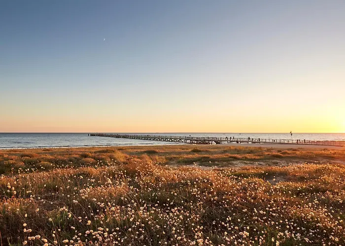 Maison De à Avec Piscine Et Parking Privés - Fr-1-540-209 *